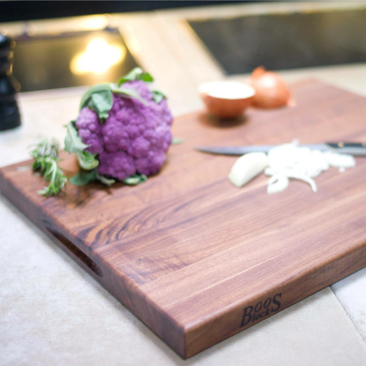 Boos Blocks Schneidebrett ProChef, Walnuss Mit Griffmulden 51x38x4 Cm 3 Boos Blocks Schneidebrett ProChef, Walnuss Mit Griffmulden 51x38x4 Cm – Bild 3