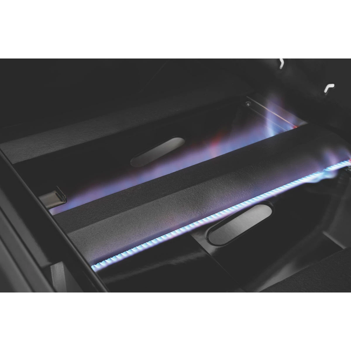 BeefEater 2000S Serie Einbaugrill Mit 4 Brennern 1 BeefEater 2000S Serie Einbaugrill Mit 4 Brennern