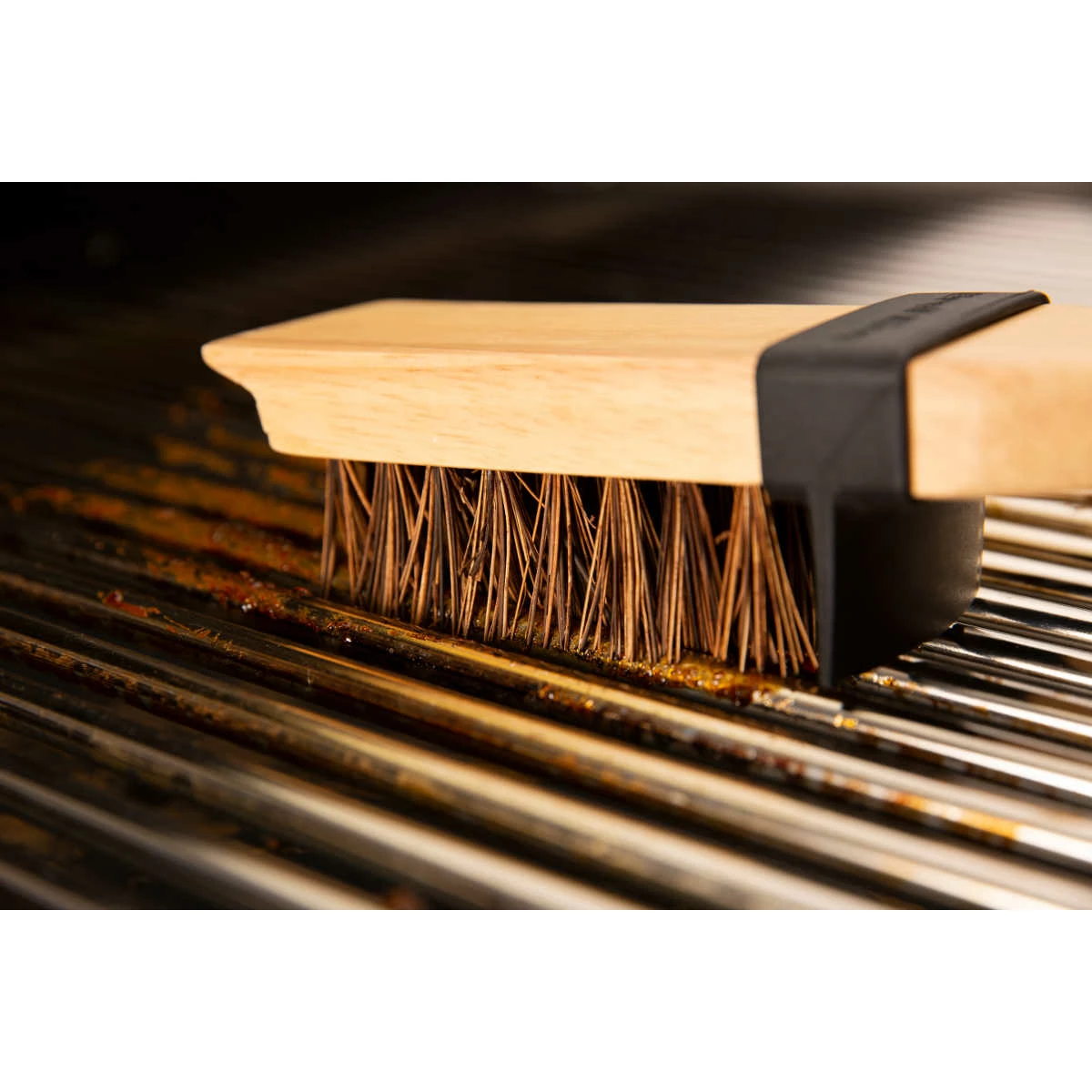 Broil King Holzreinigungsbürste Mit Extra-langen Palmyra-Borsten 1 Broil King Holzreinigungsbürste Mit Extra-langen Palmyra-Borsten