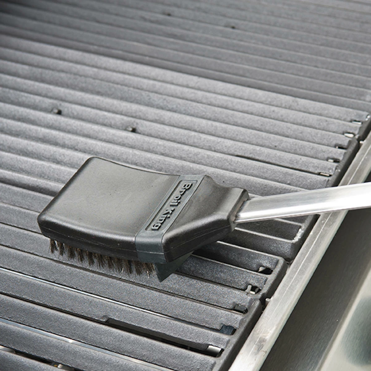 Broil King Reinigungsbürste Imperial, Edelstahl 3 Broil King Reinigungsbürste Imperial, Edelstahl – Bild 3