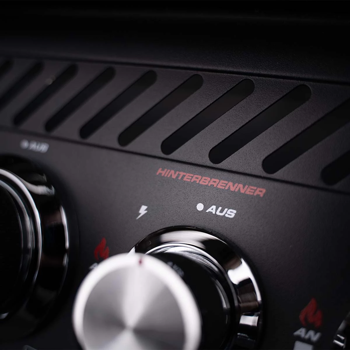 SANTOS S-518 All Black Mit Seiten- Und Heckbrenner, Schwarz, Inkl. Drehspieß, Rostheber & Silikonablage & Graviertes ZWILLING Pro Messer 14 SANTOS S-518 All Black Mit Seiten- Und Heckbrenner, Schwarz, Inkl. Drehspieß, Rostheber & Silikonablage & Graviertes ZWILLING Pro Messer – Bild 14