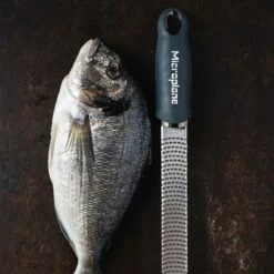 Microplane Premium Reibe / Zester, Anthrazit Grau -Grill Verkaufs-Shop microplane premium reibe zester anthrazit grau 50cab73deb3095e617cdfdd3b17d6dfd