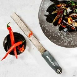 Microplane Premium Reibe / Zester, Anthrazit Grau -Grill Verkaufs-Shop microplane premium reibe zester anthrazit grau a342255e8a876e7cc310a1db149e7b2d