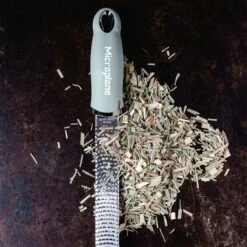 Microplane Premium Reibe / Zester, Salbei Grün -Grill Verkaufs-Shop microplane premium reibe zester salbei gruen a25d9f98ba7f38856f3659dde423fc7c